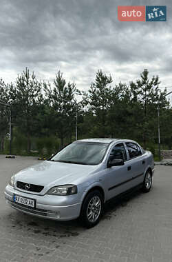 Седан Opel Astra 2002 в Ровно
