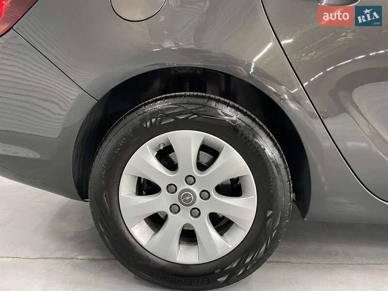 Універсал Opel Astra 2015 в Стрию