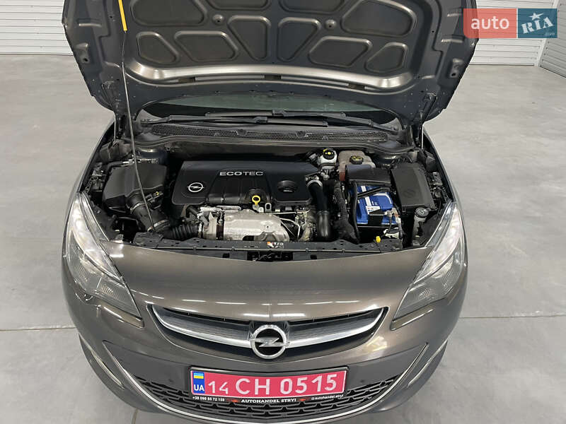 Універсал Opel Astra 2015 в Стрию