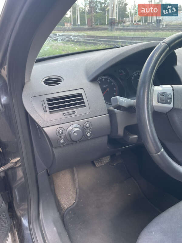Хэтчбек Opel Astra 2012 в Полтаве