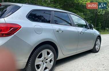 Универсал Opel Astra 2011 в 