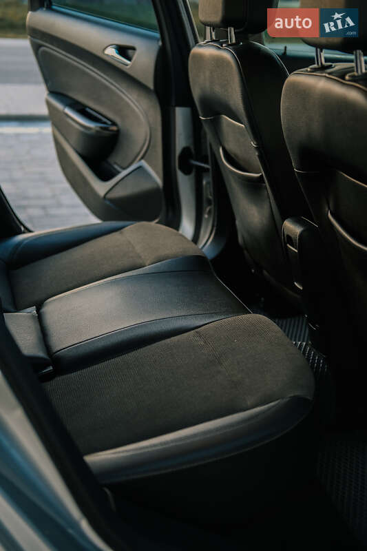 Хэтчбек Opel Astra 2010 в Луцке фото 24 Хэтчбек Opel Astra 2010 в Луцке