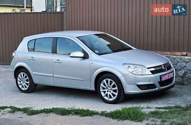 Хэтчбек Opel Astra 2004 в 