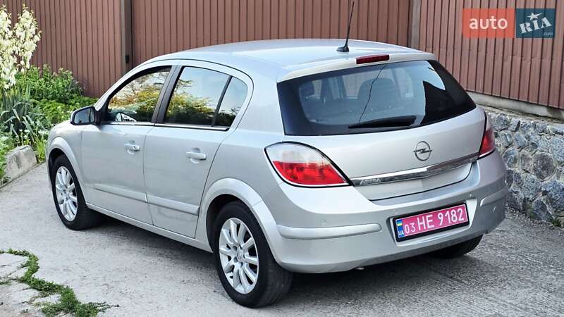 Хетчбек Opel Astra 2004 в Полтаві