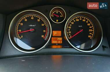 Хэтчбек Opel Astra 2004 в 