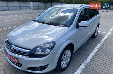 Универсал Opel Astra 2009 в Луцке