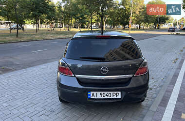 Хэтчбек Opel Astra 2012 в 