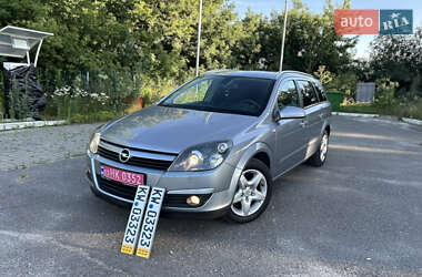 Універсал Opel Astra 2005 в Золочеві