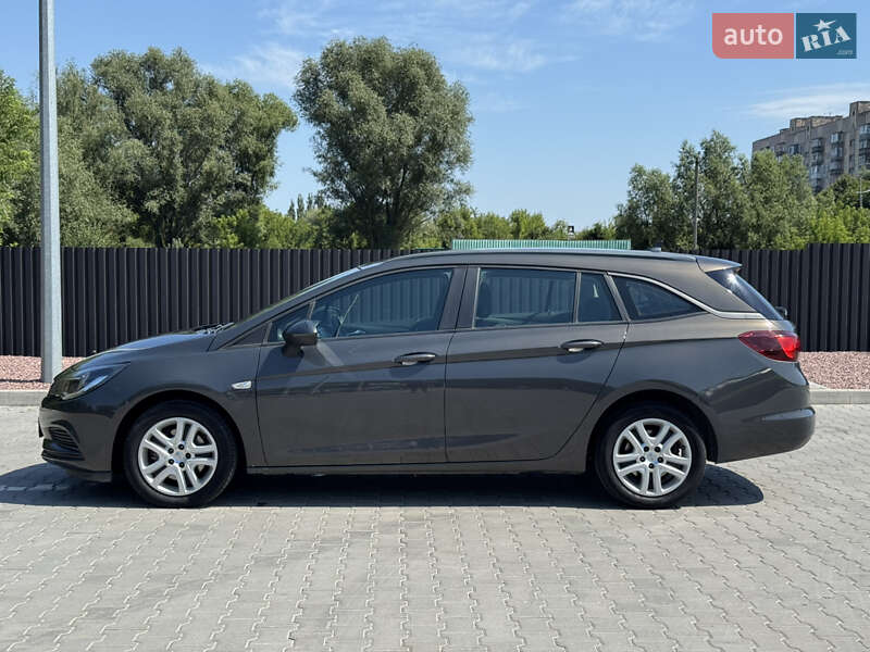 Универсал Opel Astra 2016 в Хмельницком