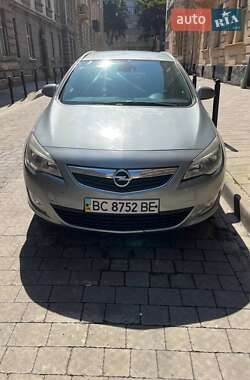 Универсал Opel Astra 2011 в Львове