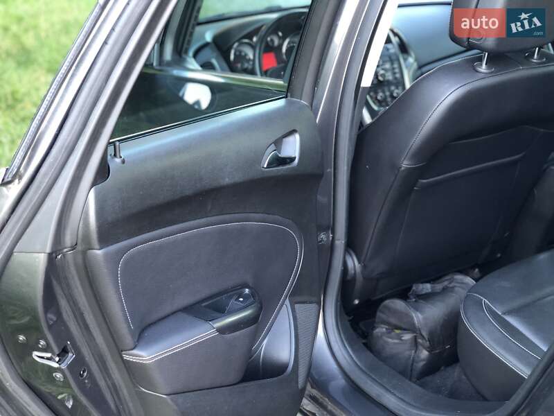 Хэтчбек Opel Astra 2012 в Львове