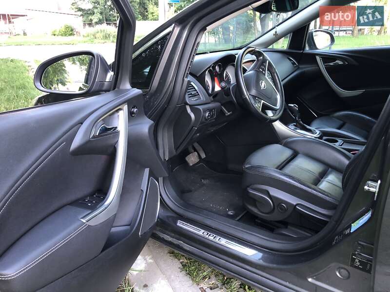 Хэтчбек Opel Astra 2012 в Львове