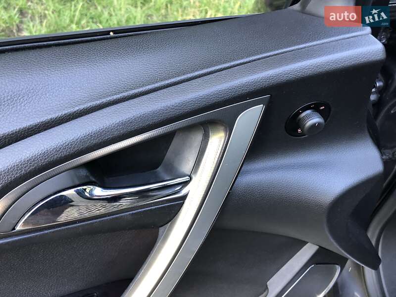 Хэтчбек Opel Astra 2012 в Львове