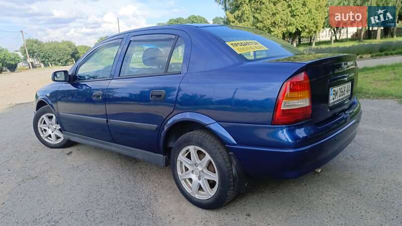 Седан Opel Astra 2005 в Путивле