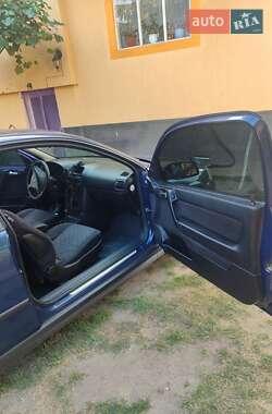 Хэтчбек Opel Astra 2000 в 