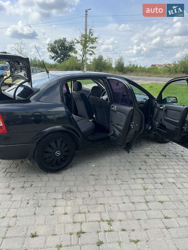 Седан Opel Astra 2007 в Львове