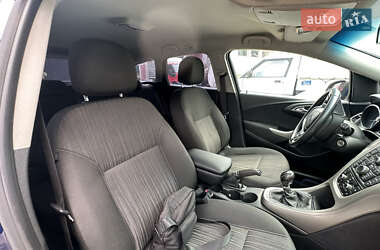 Універсал Opel Astra 2011 в 
