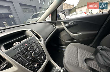 Універсал Opel Astra 2011 в 