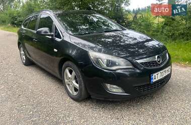 Универсал Opel Astra 2012 в Калуше