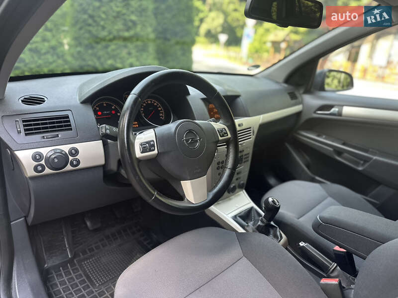 Универсал Opel Astra 2008 в Трускавце