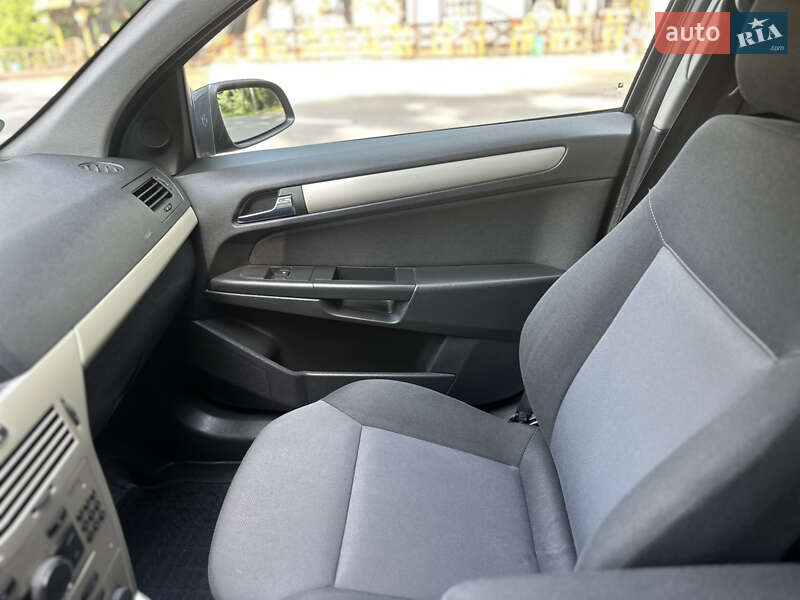 Универсал Opel Astra 2008 в Трускавце