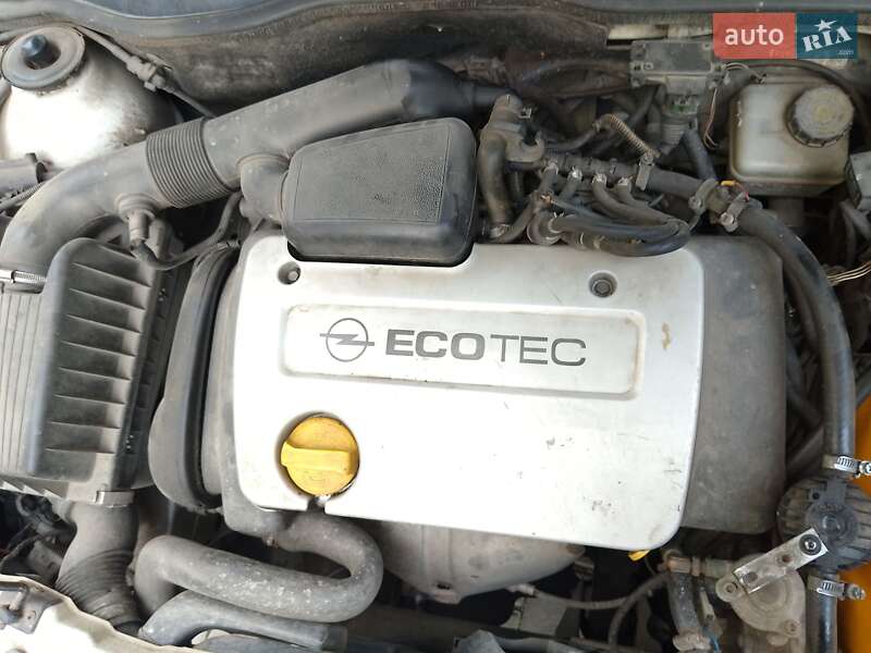 Универсал Opel Astra 1999 в Староконстантинове