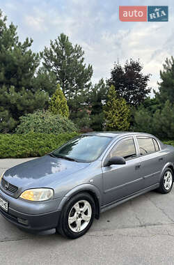 Седан Opel Astra 2006 в Полтаве