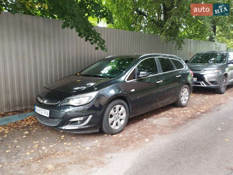 Універсал Opel Astra 2013 в Києві