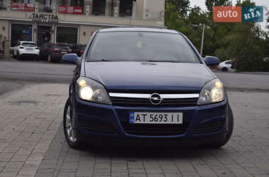Хэтчбек Opel Astra 2004 в 