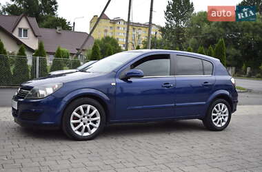 Хэтчбек Opel Astra 2004 в 