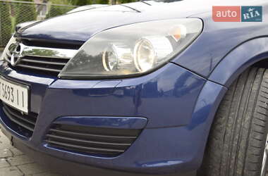 Хэтчбек Opel Astra 2004 в 