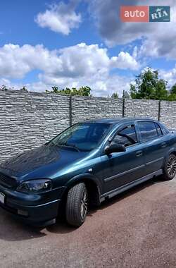 Седан Opel Astra 2004 в Киеве
