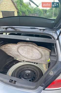 Хэтчбек Opel Astra 2004 в 
