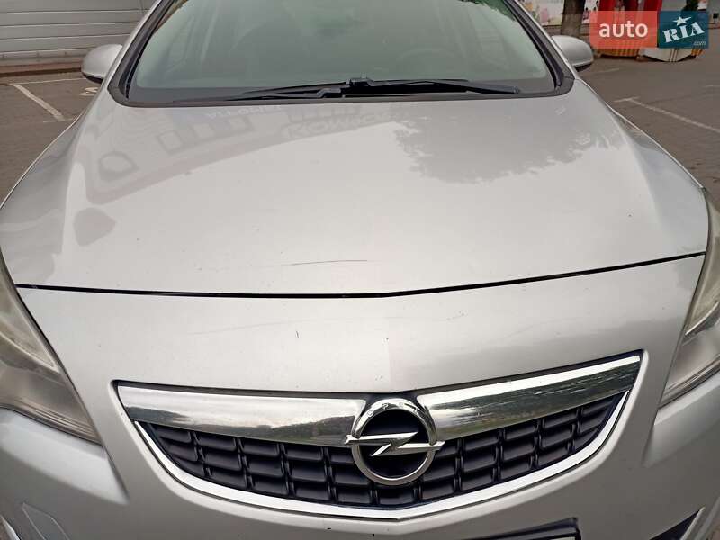 Универсал Opel Astra 2011 в Хмельницком