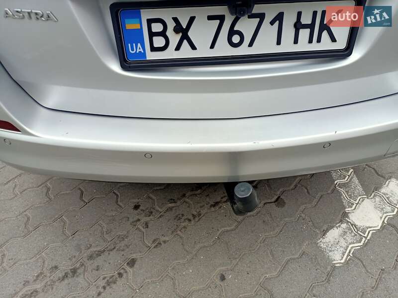 Универсал Opel Astra 2011 в Хмельницком