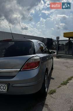 Хэтчбек Opel Astra 2007 в 