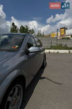 Хэтчбек Opel Astra 2007 в 