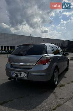 Хэтчбек Opel Astra 2007 в 