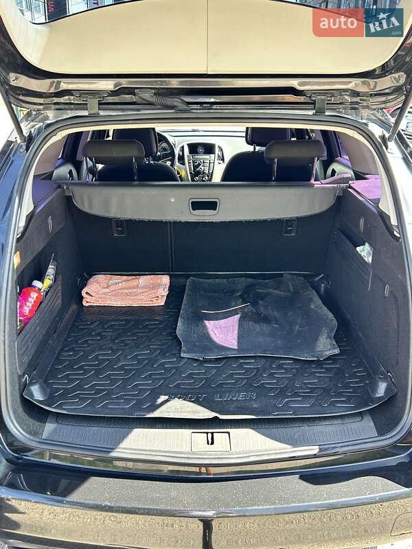 Универсал Opel Astra 2012 в Сумах
