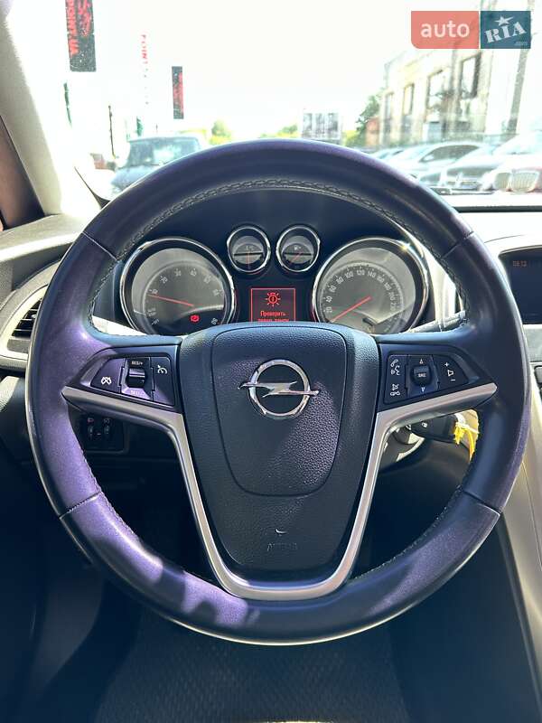 Универсал Opel Astra 2012 в Сумах