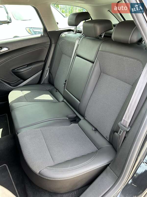 Універсал Opel Astra 2014 в Сумах