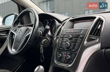 Універсал Opel Astra 2011 в 