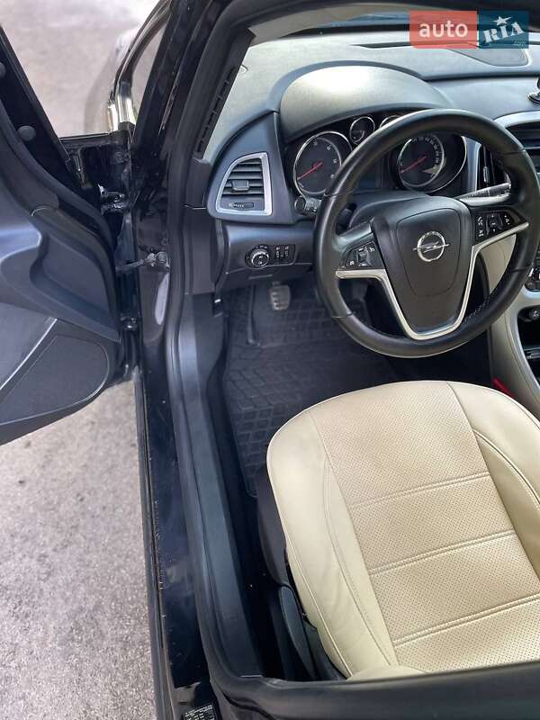 Хетчбек Opel Astra 2011 в Чернігові