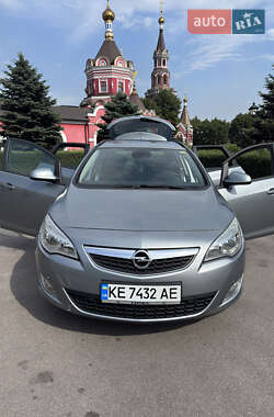 Универсал Opel Astra 2011 в Днепре