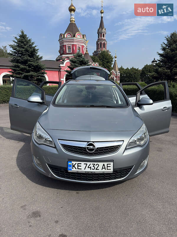 Opel Astra 2011