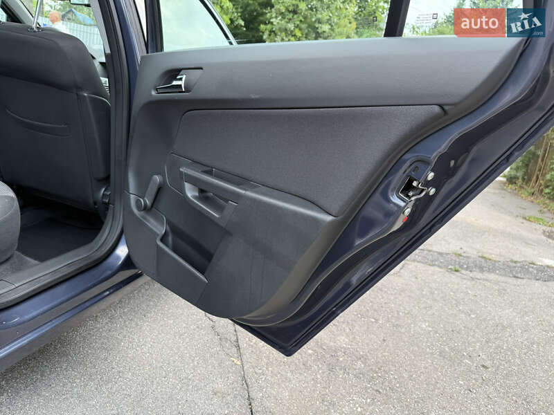 Універсал Opel Astra 2009 в Вінниці