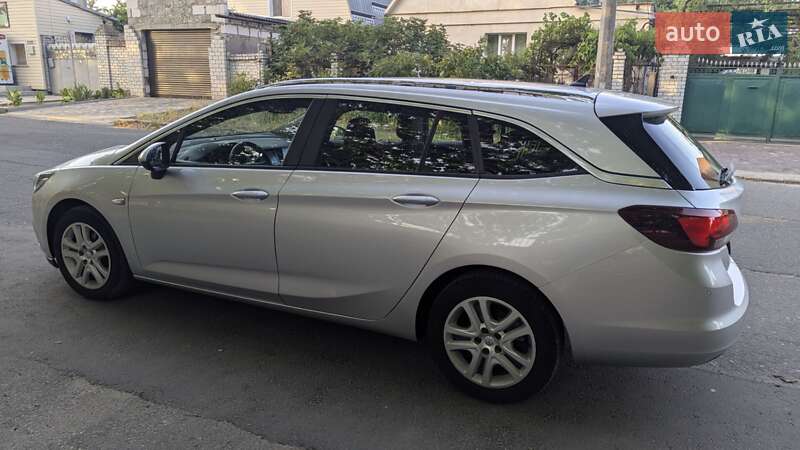 Универсал Opel Astra 2017 в Николаеве