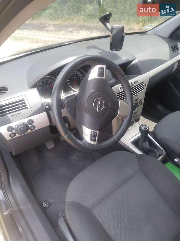 Універсал Opel Astra 2007 в Новоархангельську