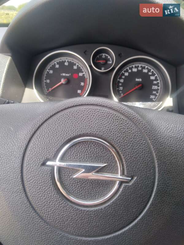 Універсал Opel Astra 2007 в Новоархангельську