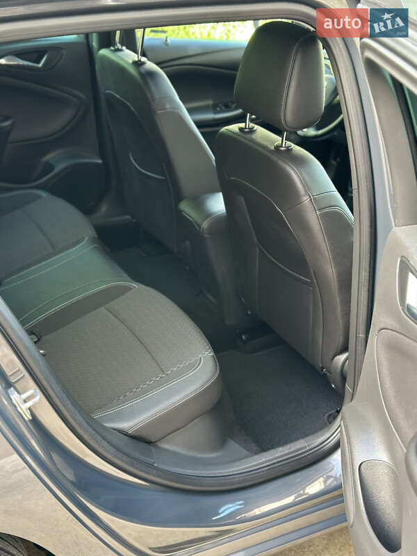 Универсал Opel Astra 2016 в Ивано-Франковске